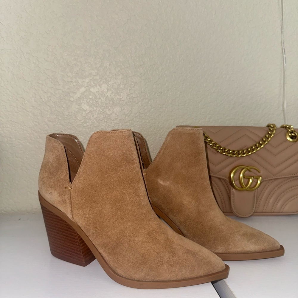 Gianni Bini Tan Ankle Booties with Chunky Heel